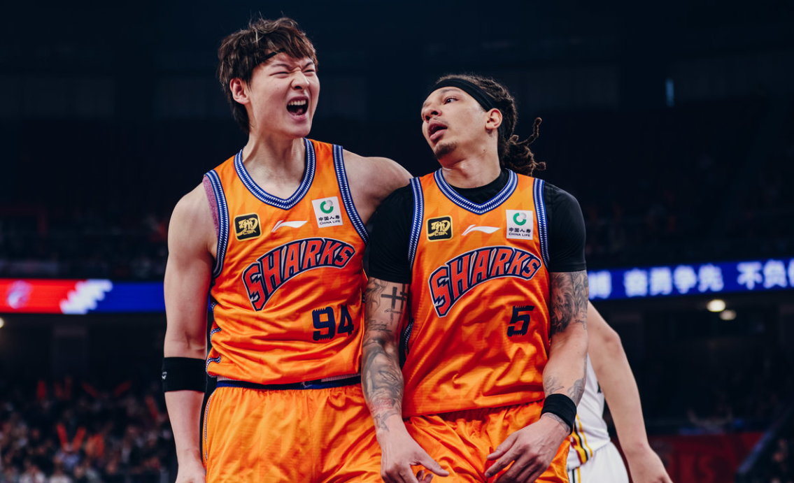 关于辽宁本钢训练开放日；赛后扳平良机引欢呼；法国杯在即；年轻球员得到机会的信息